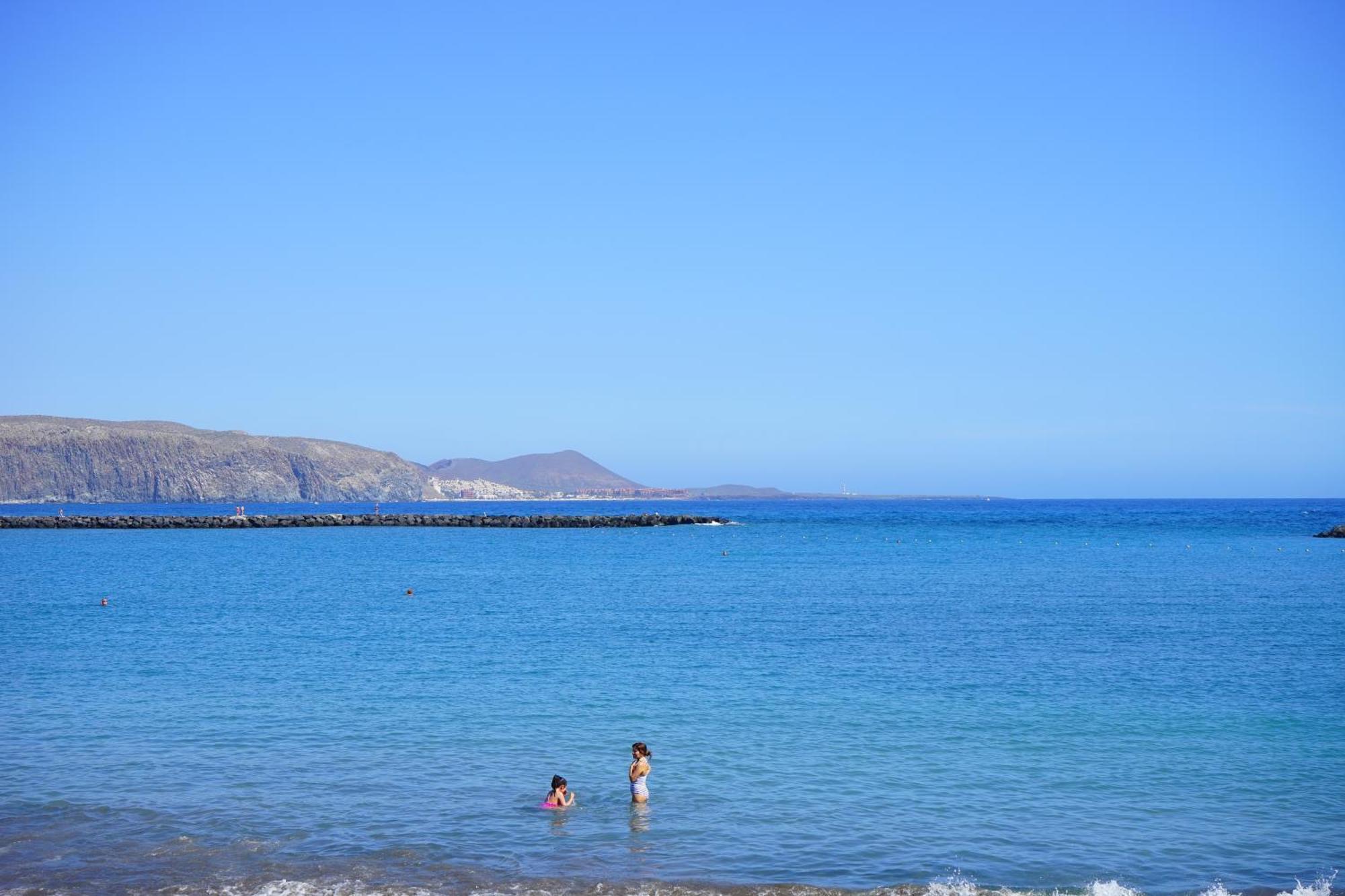 Las Americas Beach House Арона Екстериор снимка